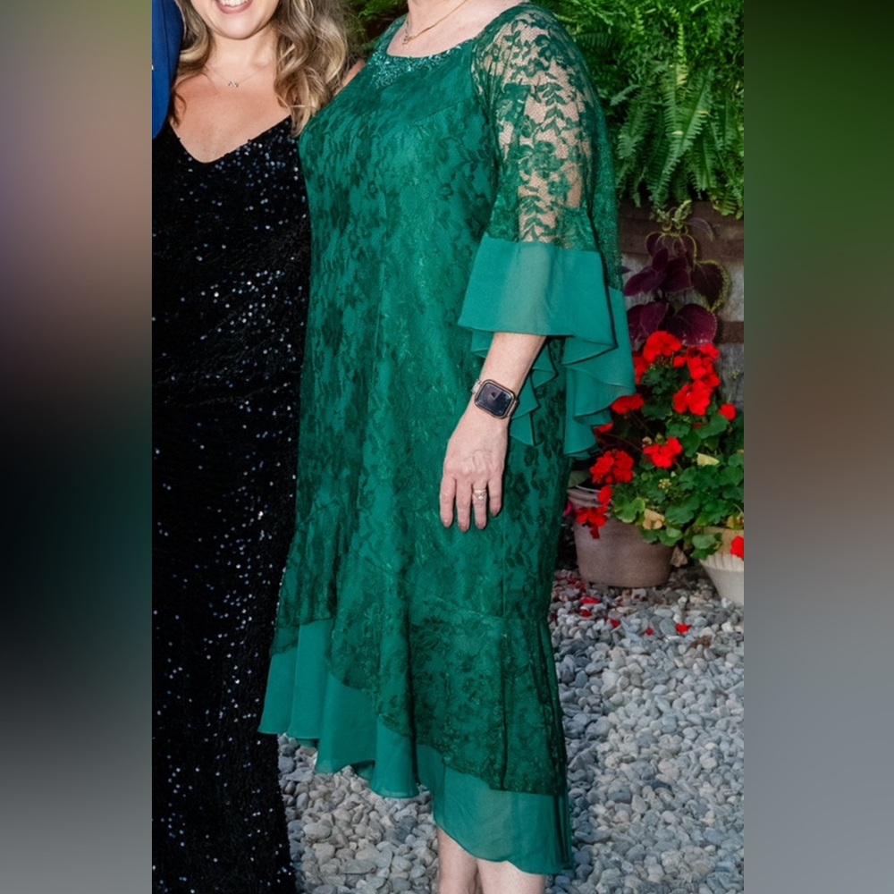Mother of The Bride Emerald Green Dress - Picture 3 of 8